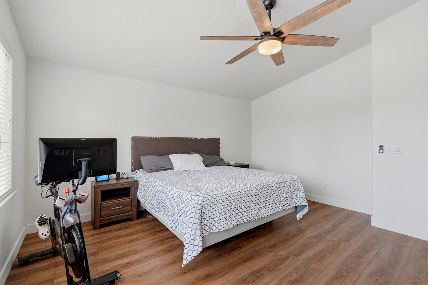 150 Reese, Visalia, CA 93277