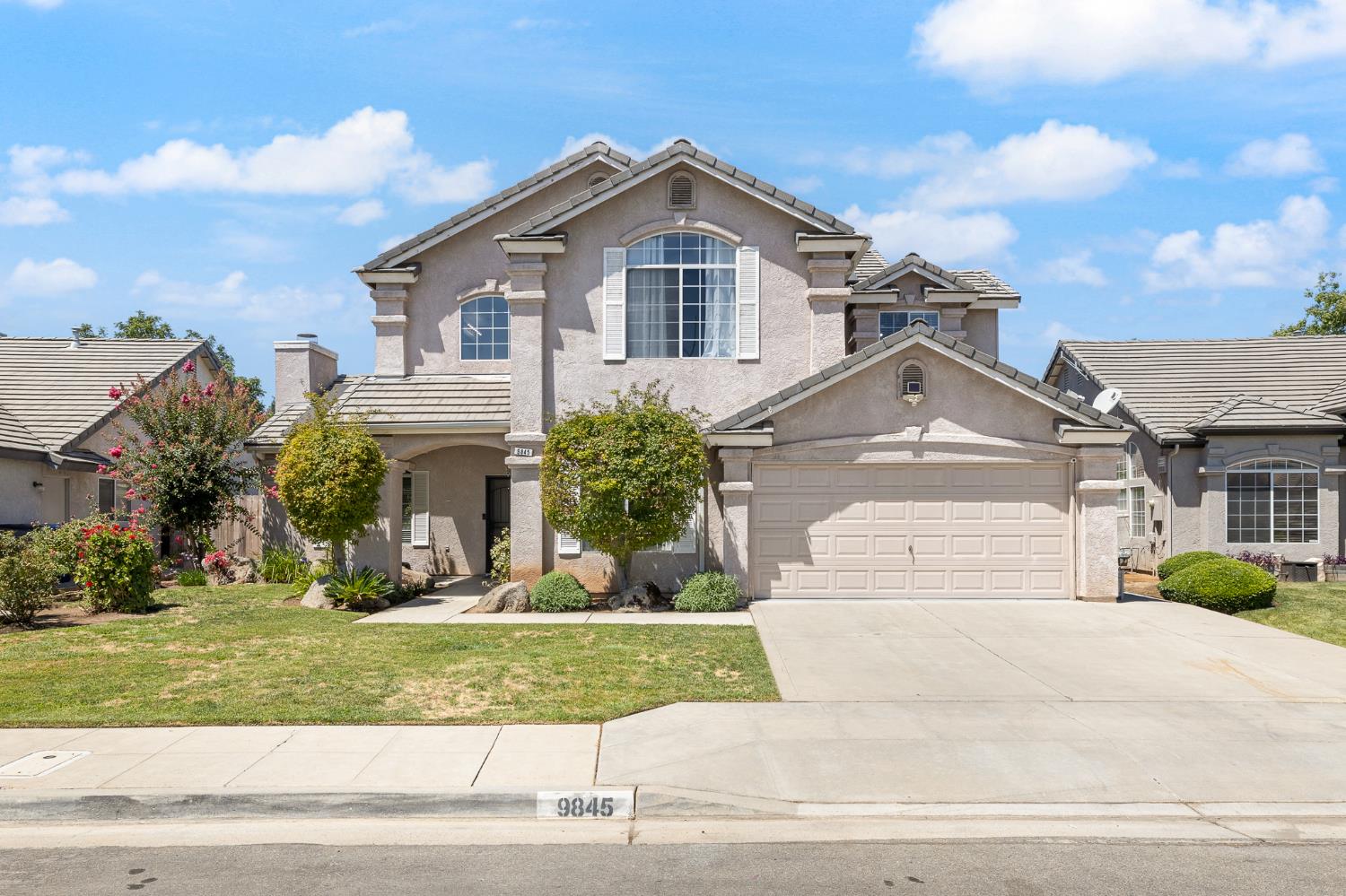 9845 N Woodrow Ave, Fresno, CA 93720