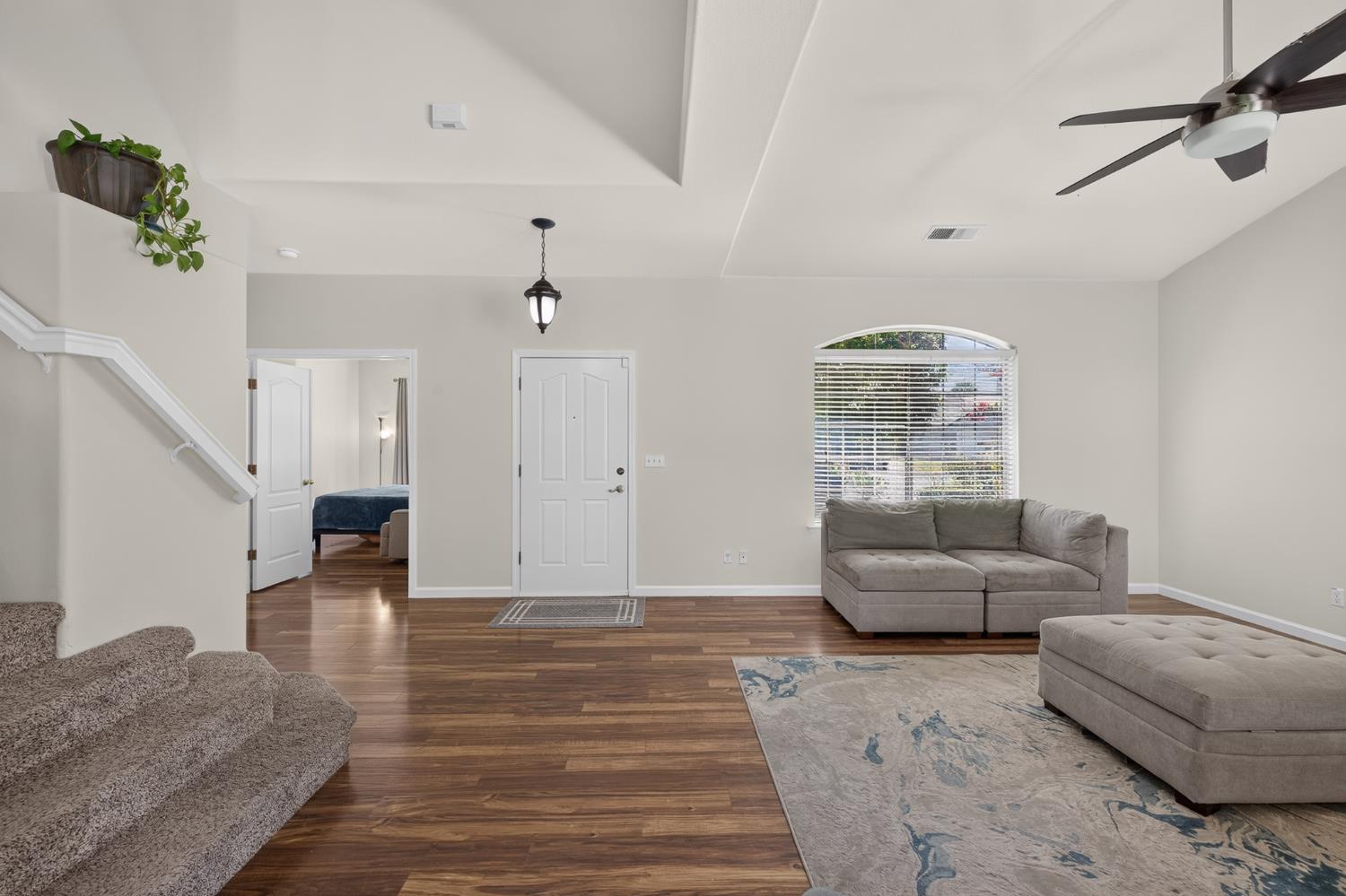 9845 N Woodrow Ave, Fresno, CA 93720