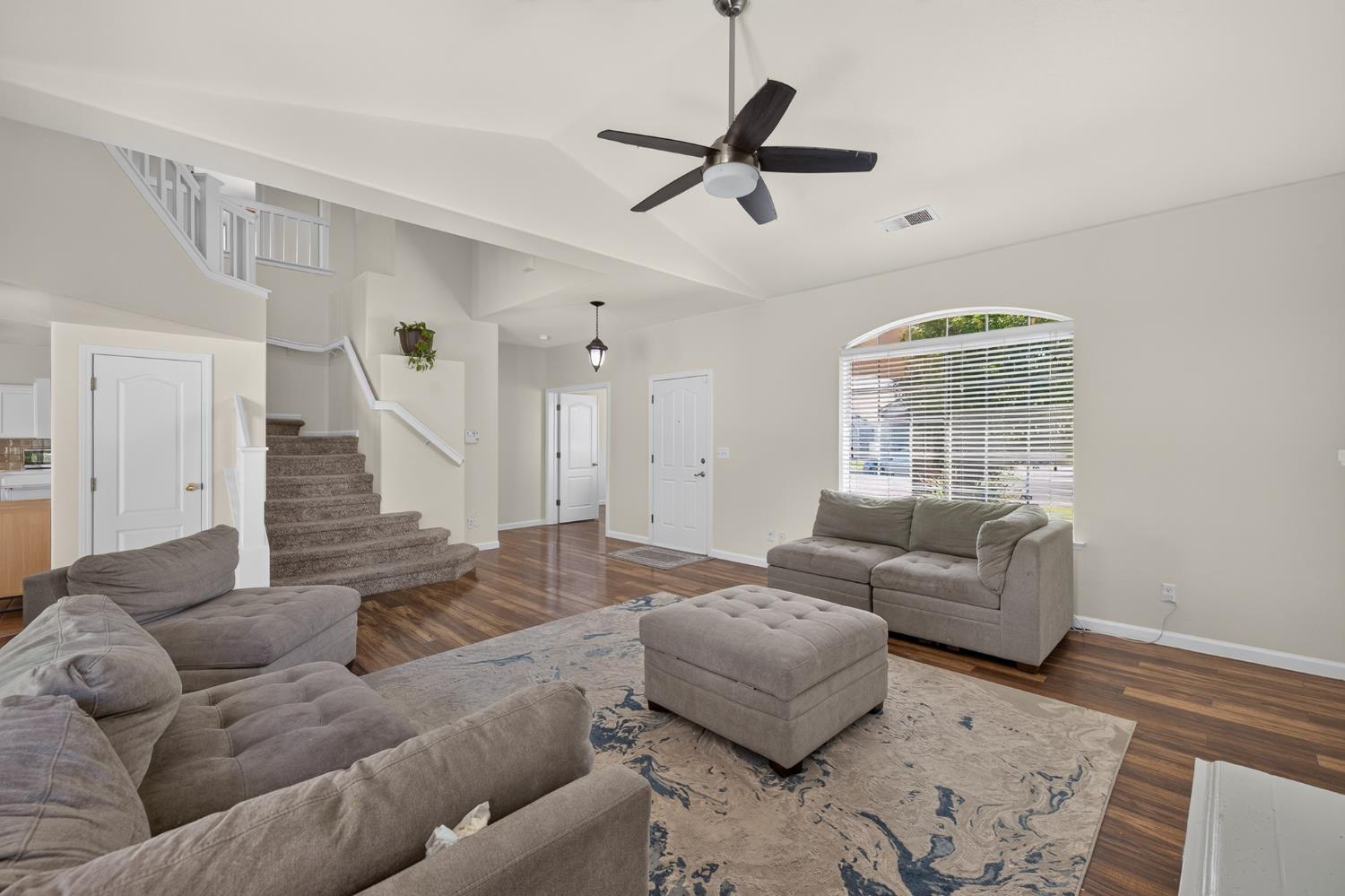9845 N Woodrow Ave, Fresno, CA 93720