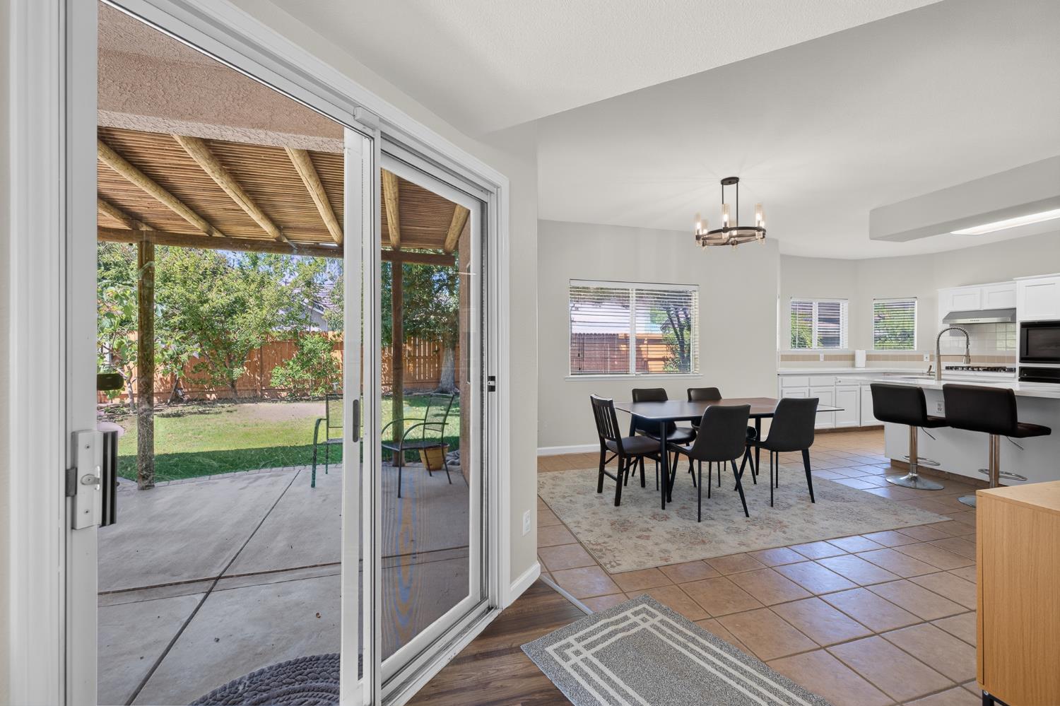 9845 N Woodrow Ave, Fresno, CA 93720