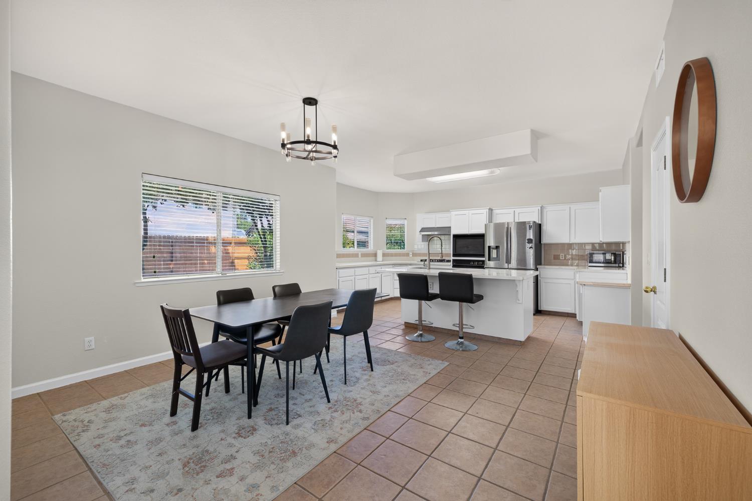 9845 N Woodrow Ave, Fresno, CA 93720