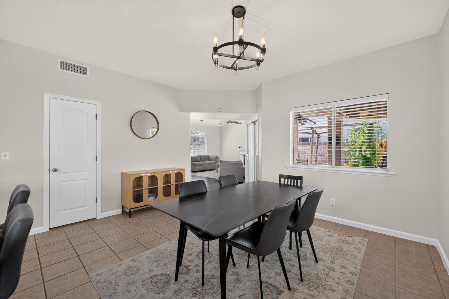 9845 N Woodrow Ave, Fresno, CA 93720