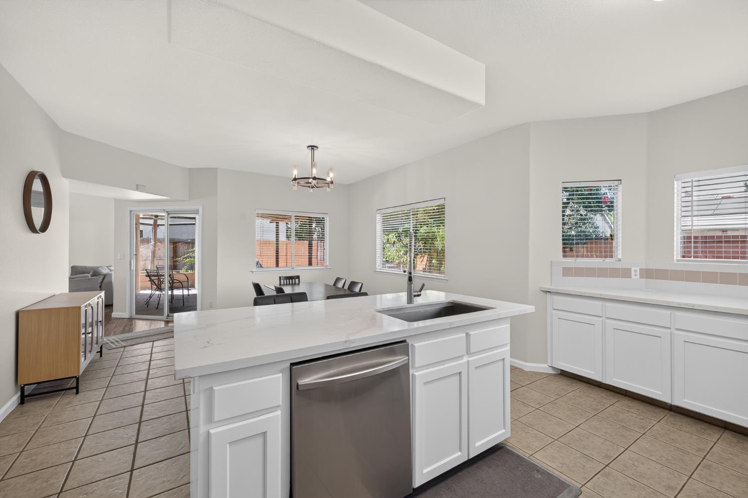 9845 N Woodrow Ave, Fresno, CA 93720