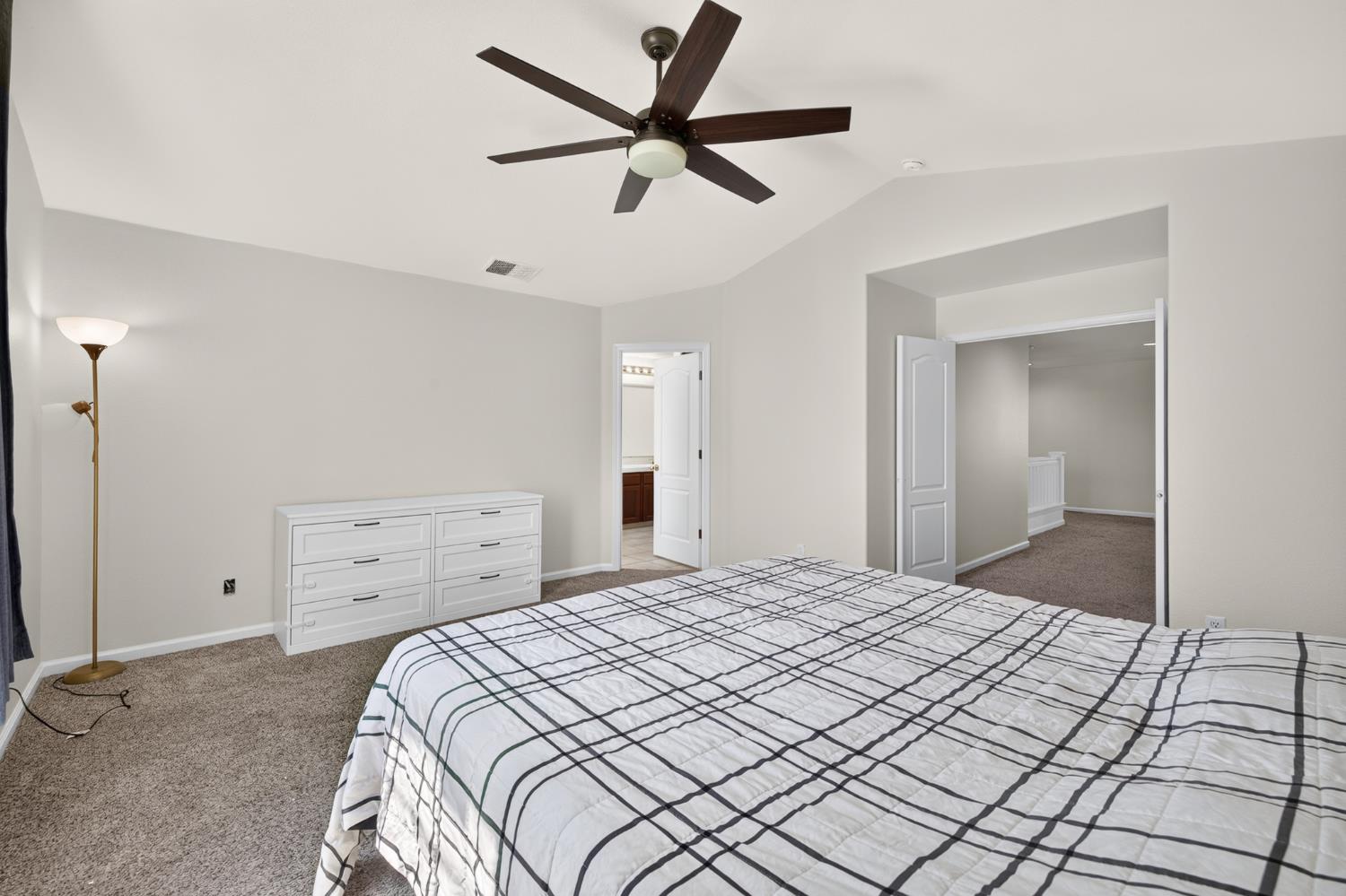 9845 N Woodrow Ave, Fresno, CA 93720