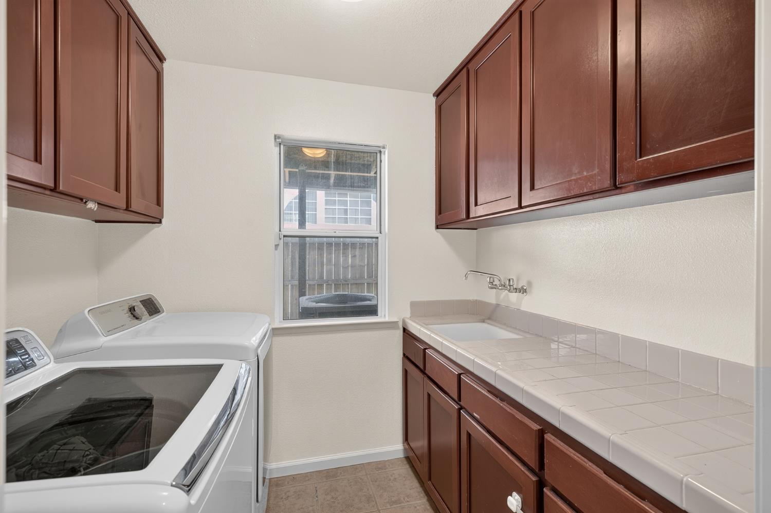 9845 N Woodrow Ave, Fresno, CA 93720