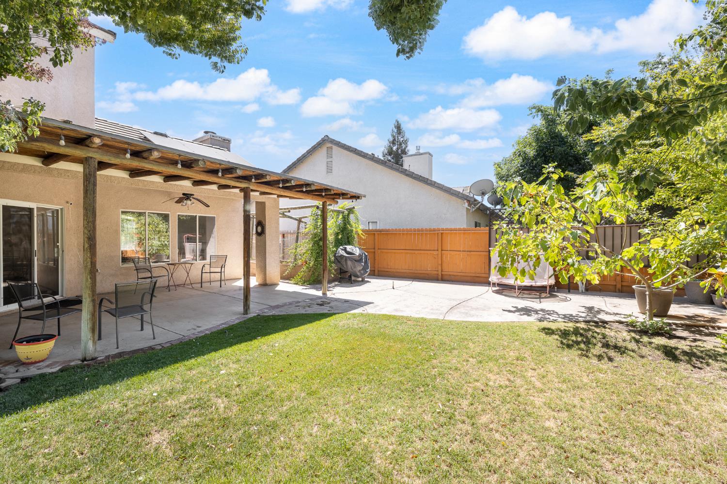 9845 N Woodrow Ave, Fresno, CA 93720