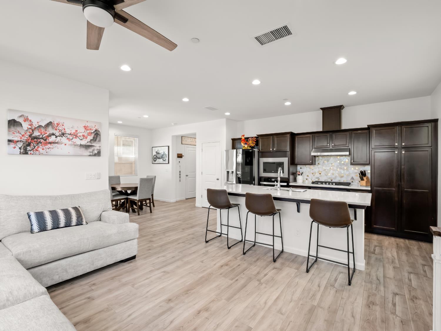 837 Wishon Ave W, Madera, CA 93636