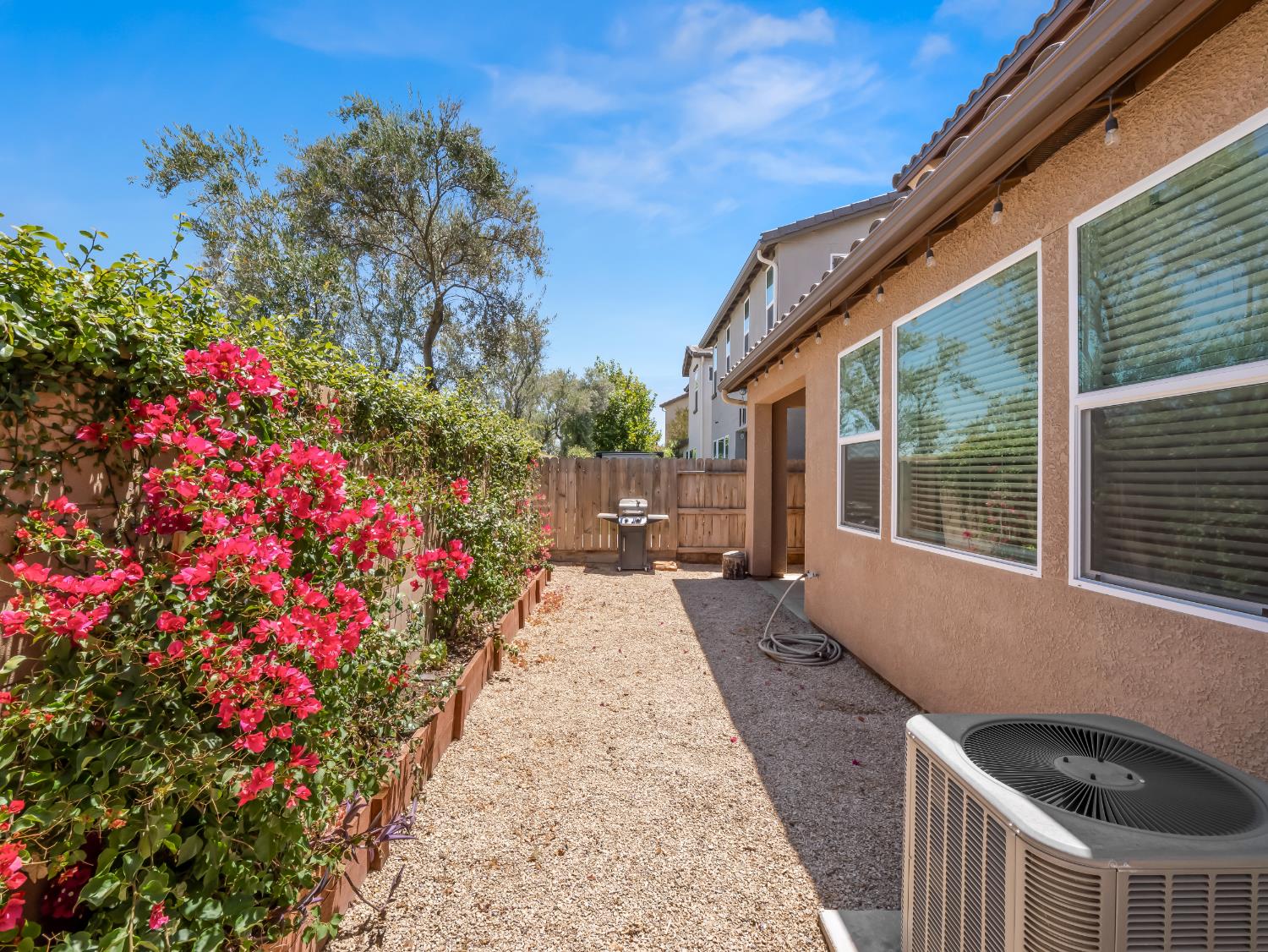 837 Wishon Ave W, Madera, CA 93636