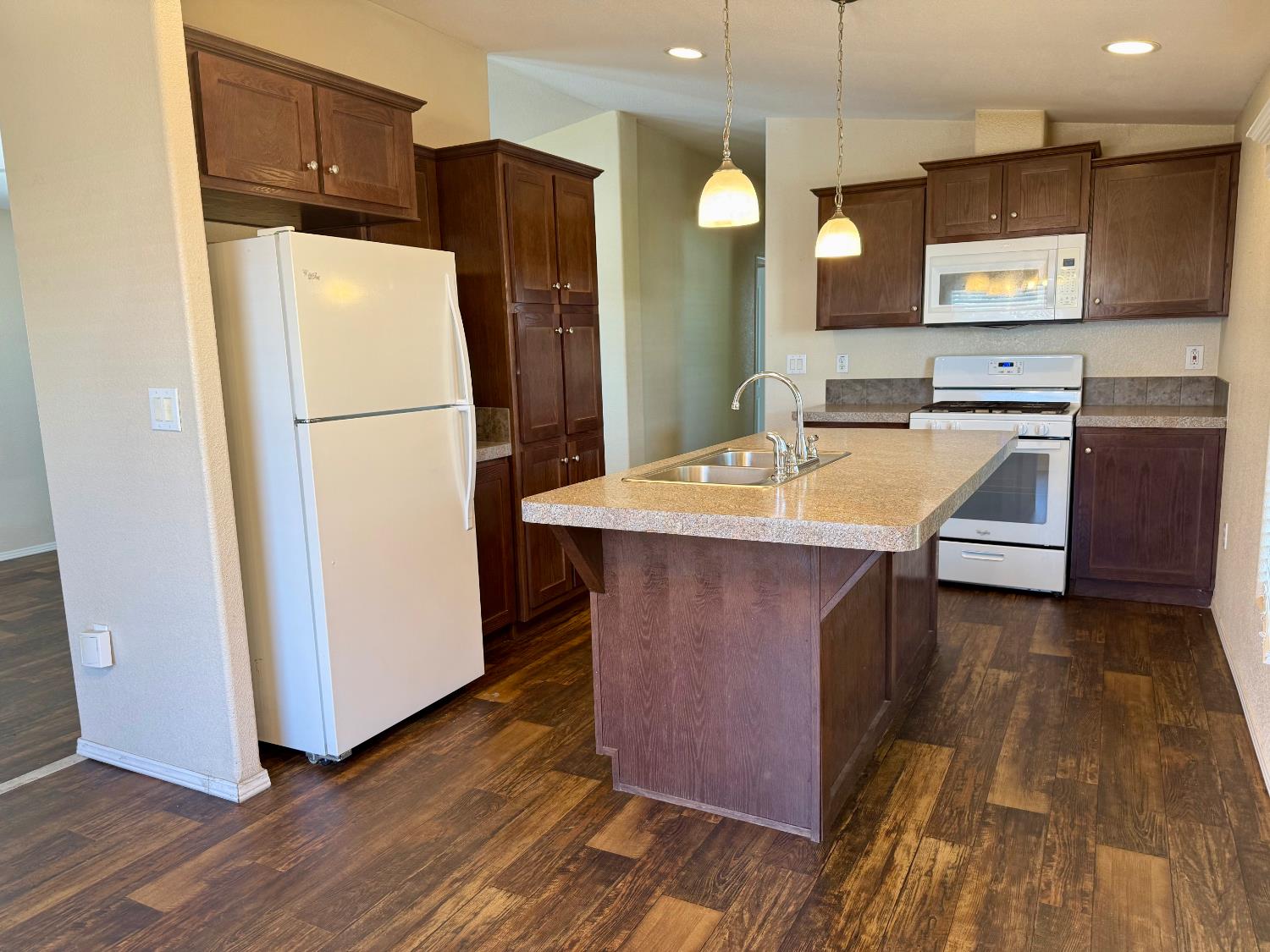 1218 E Cleveland Ave #SP 63, Madera, CA 93638