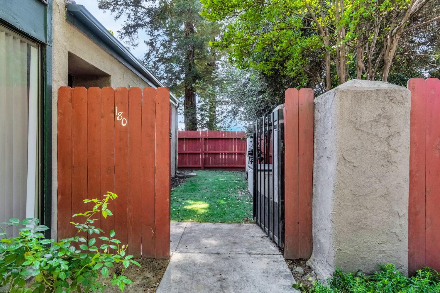 5965 E Shields Ave #180, Fresno, CA 93727