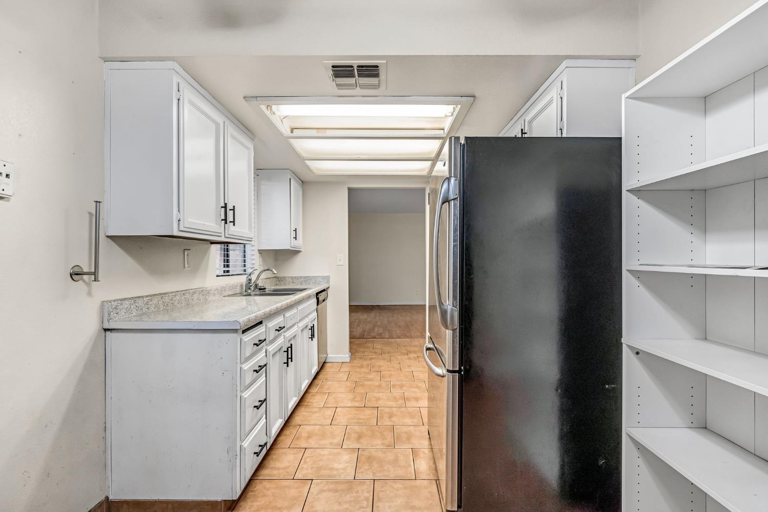 5965 E Shields Ave #180, Fresno, CA 93727