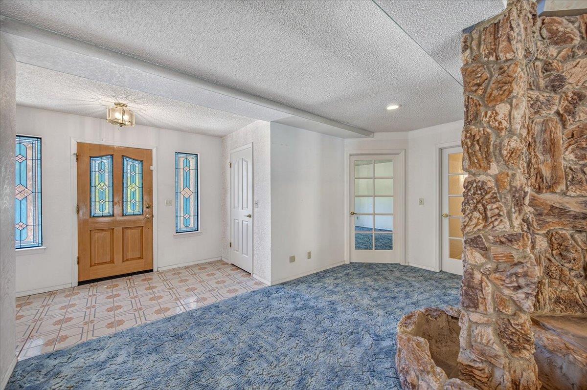 493 W Bluff Ave, Fresno, CA 93711