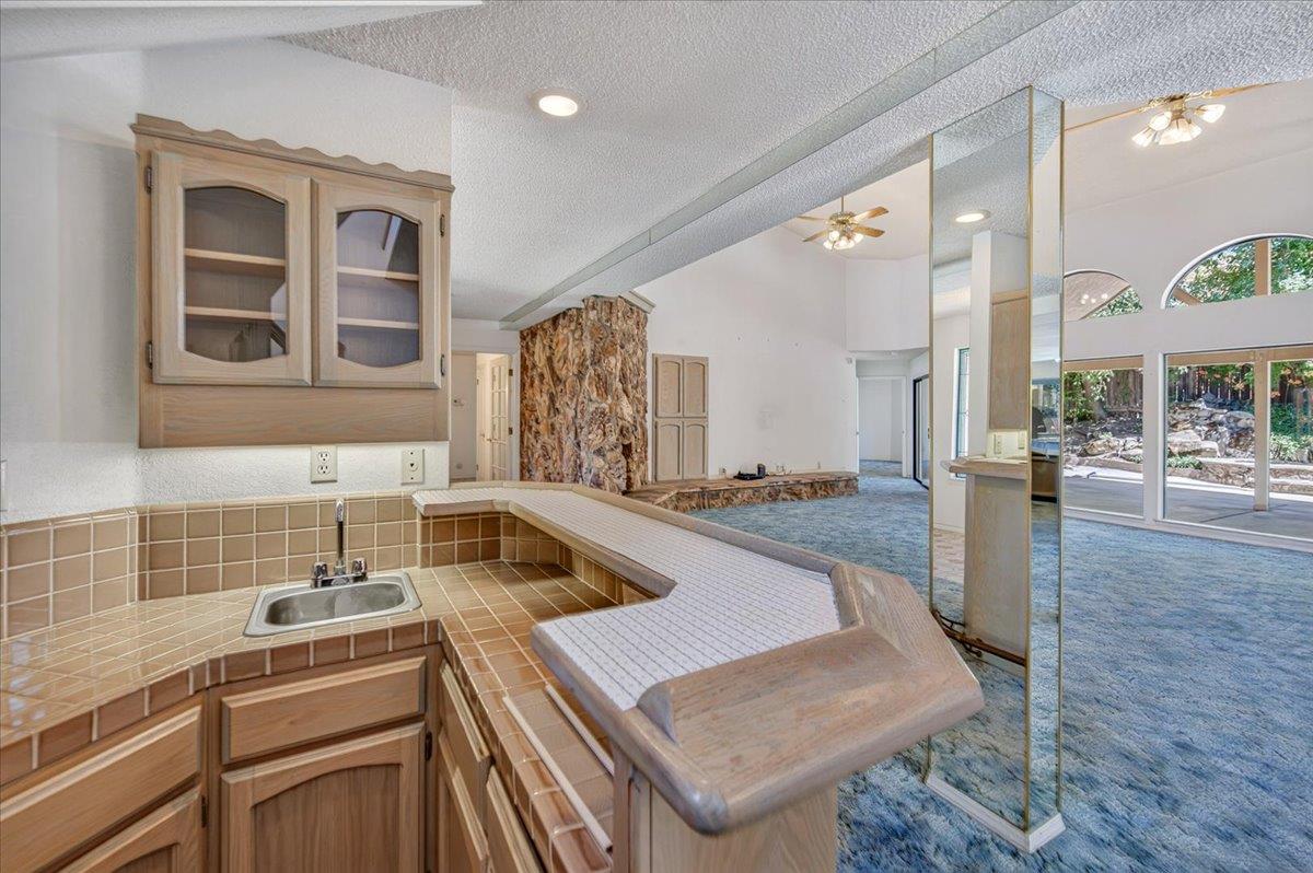 493 W Bluff Ave, Fresno, CA 93711