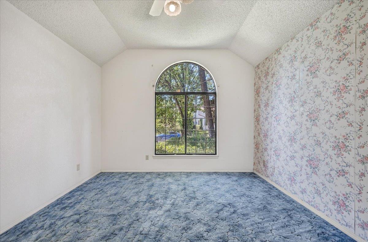 493 W Bluff Ave, Fresno, CA 93711