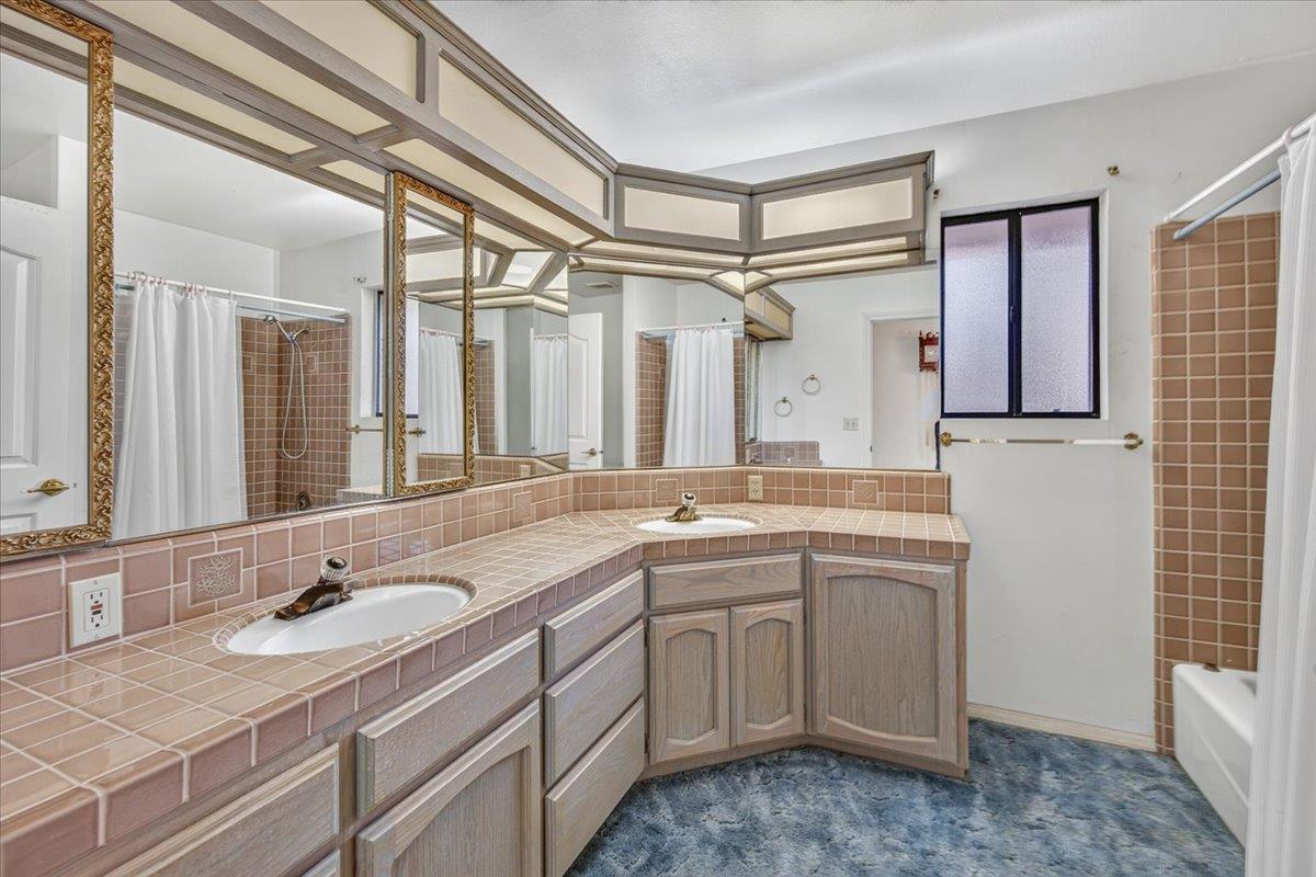 493 W Bluff Ave, Fresno, CA 93711