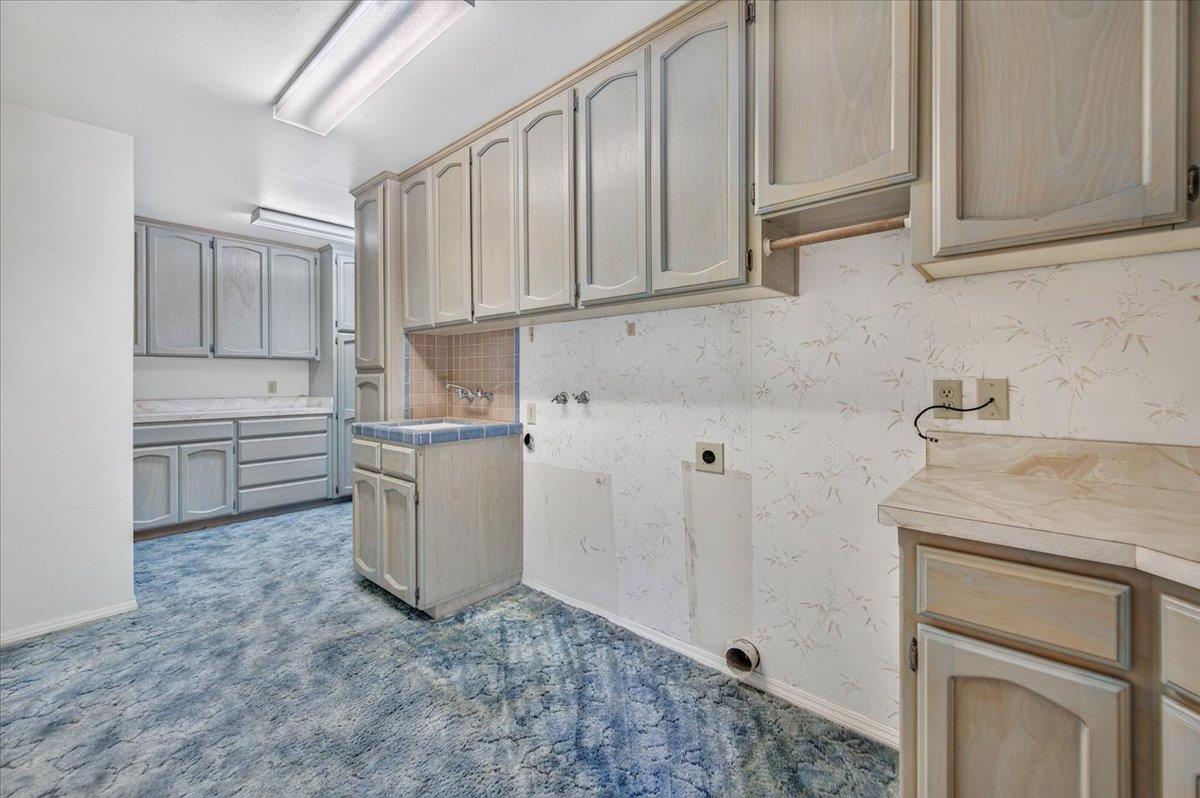 493 W Bluff Ave, Fresno, CA 93711