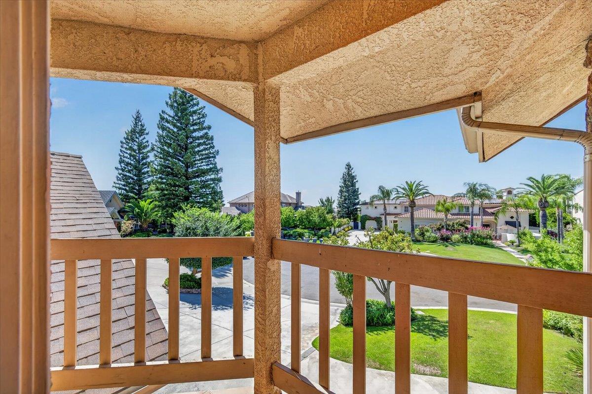 493 W Bluff Ave, Fresno, CA 93711