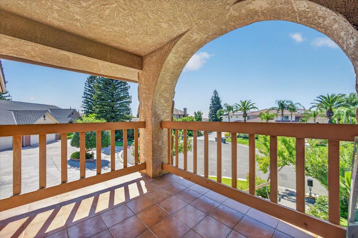 493 W Bluff Ave, Fresno, CA 93711