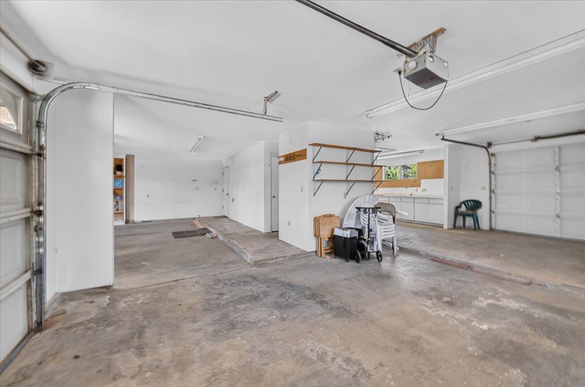 493 W Bluff Ave, Fresno, CA 93711