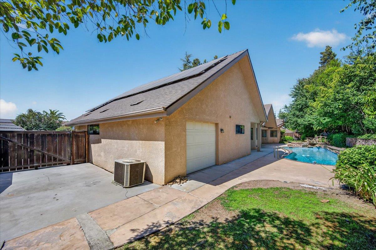 493 W Bluff Ave, Fresno, CA 93711
