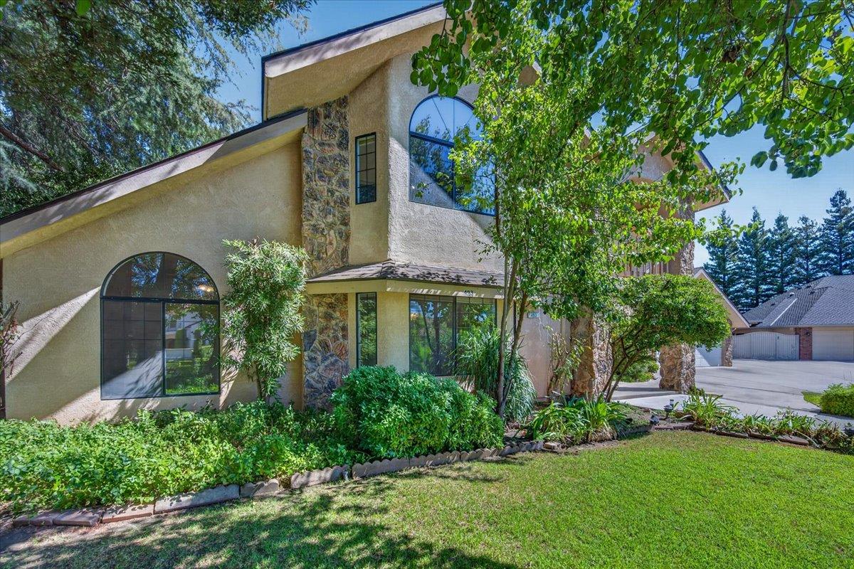 493 W Bluff Ave, Fresno, CA 93711