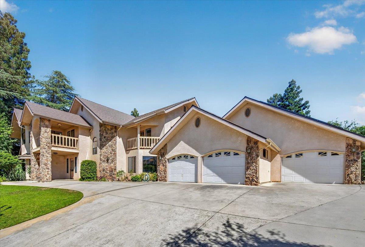 493 W Bluff Ave, Fresno, CA 93711