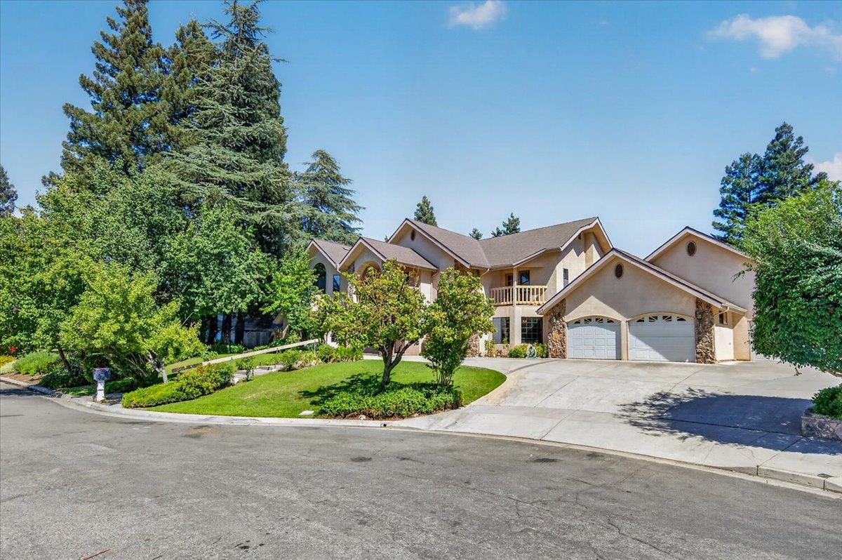 493 W Bluff Ave, Fresno, CA 93711
