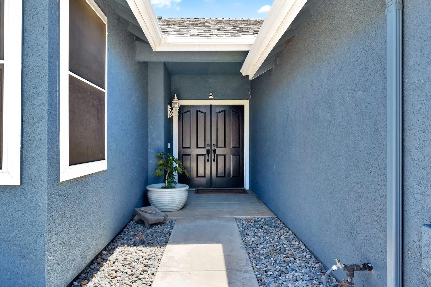 2956 Griffith Ave, Clovis, CA 93611