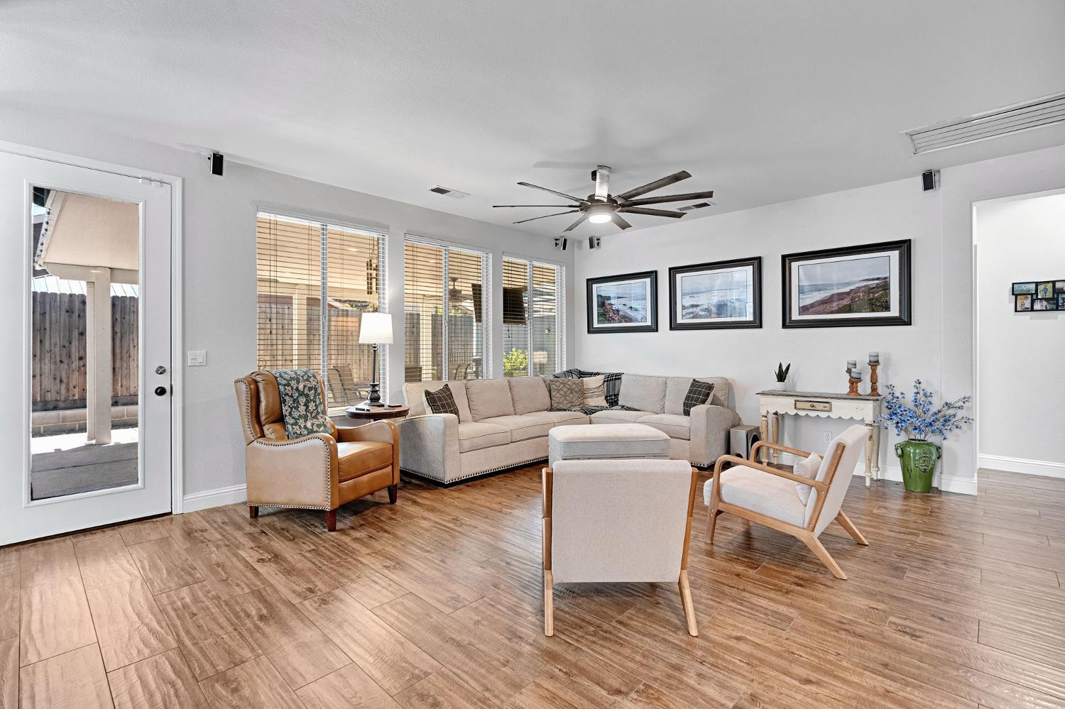 2956 Griffith Ave, Clovis, CA 93611