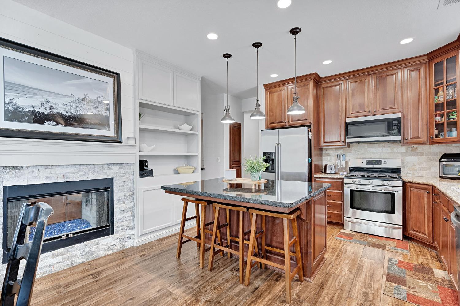 2956 Griffith Ave, Clovis, CA 93611