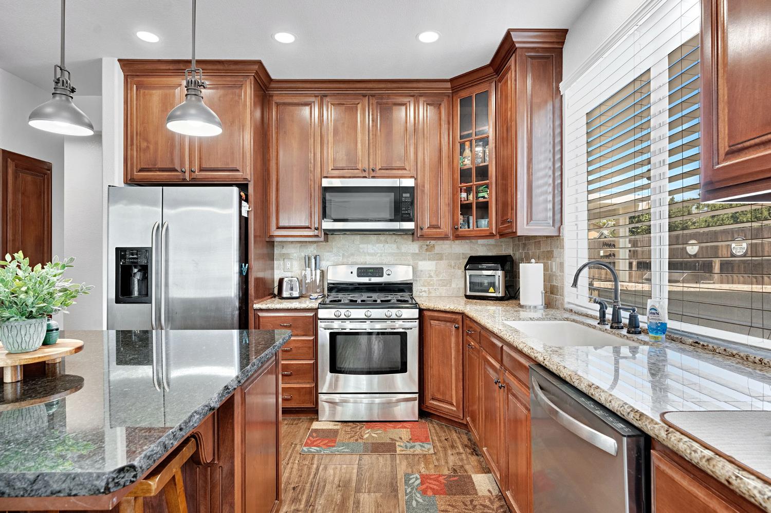 2956 Griffith Ave, Clovis, CA 93611
