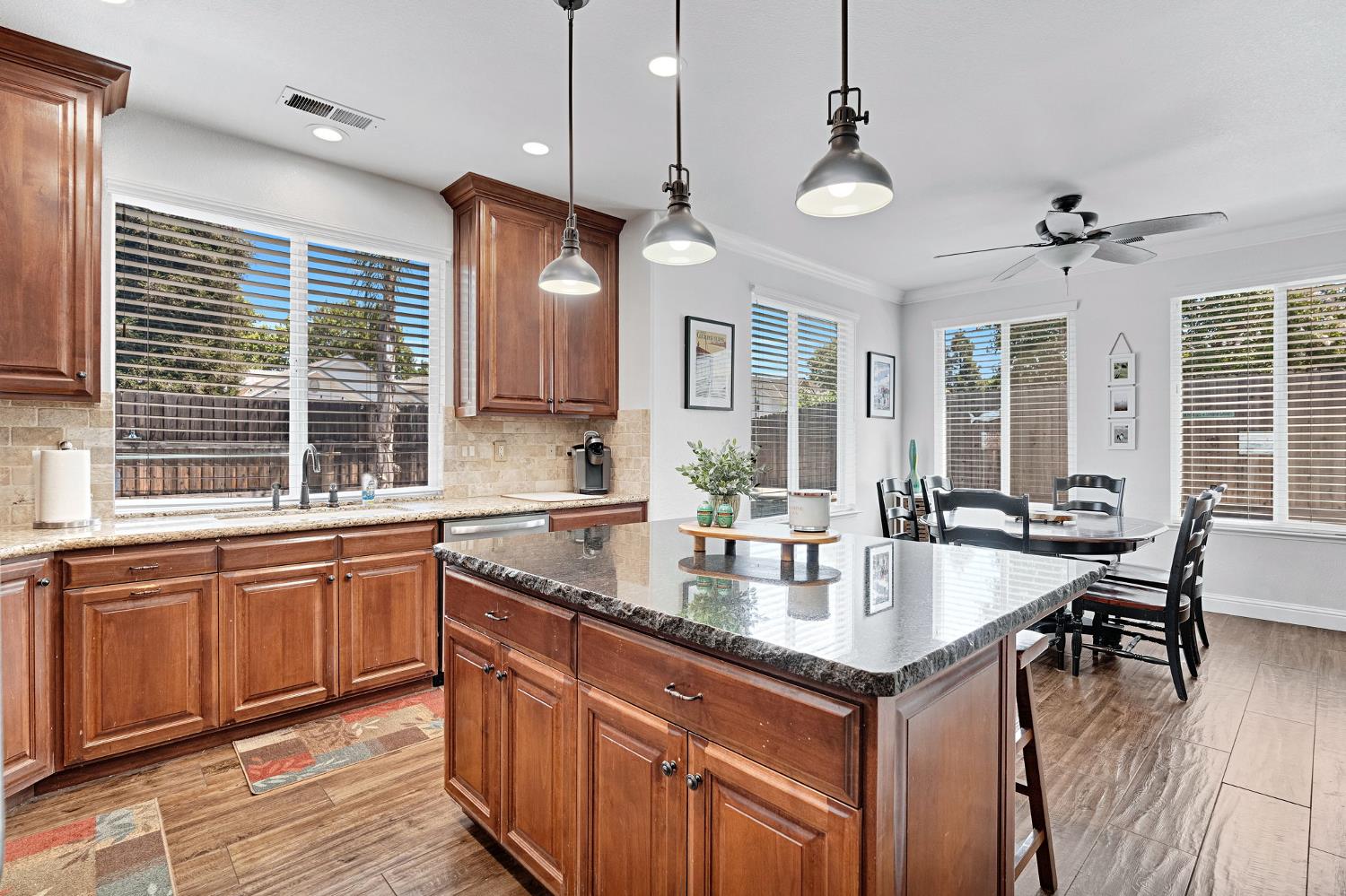 2956 Griffith Ave, Clovis, CA 93611