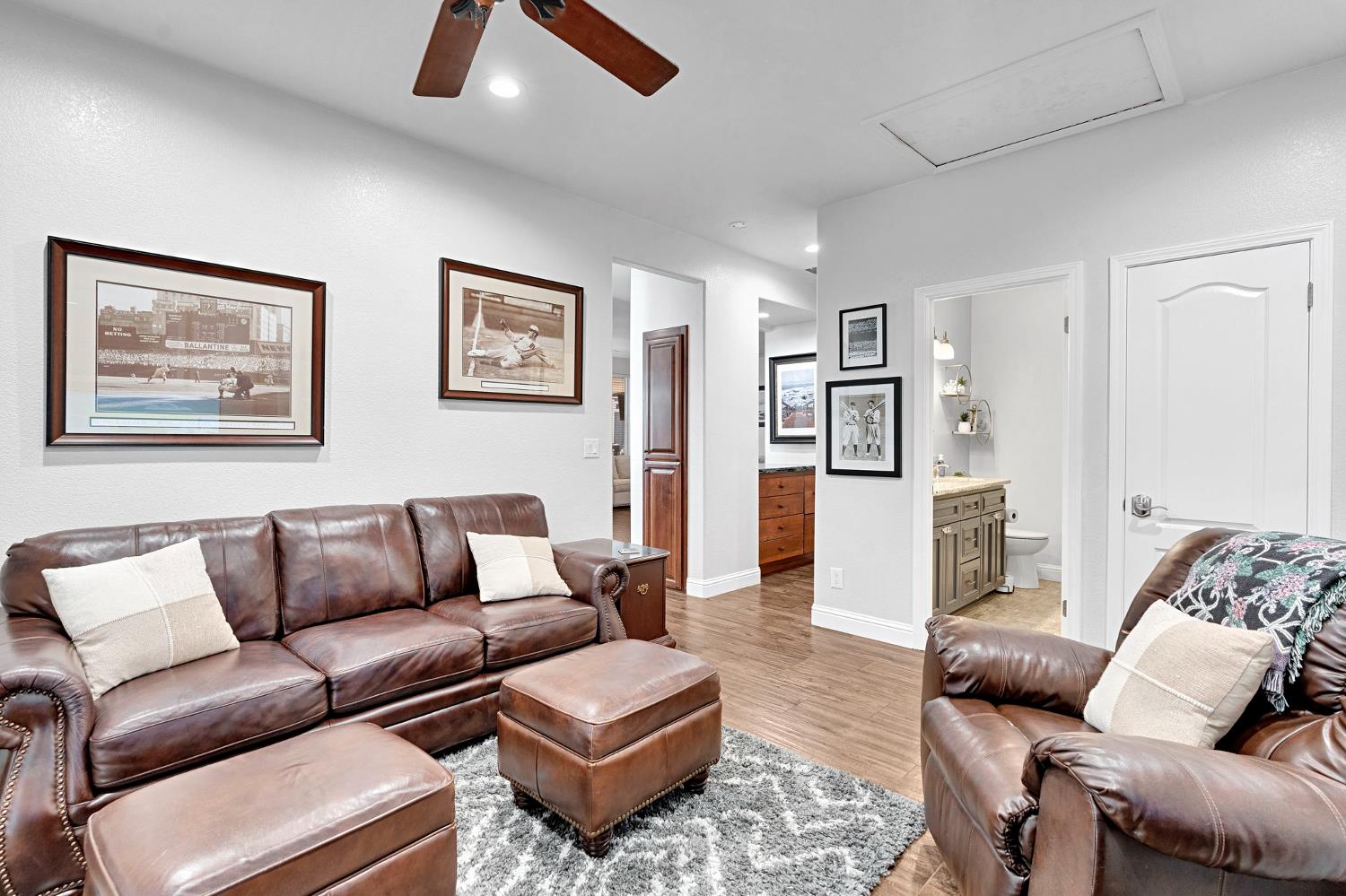 2956 Griffith Ave, Clovis, CA 93611