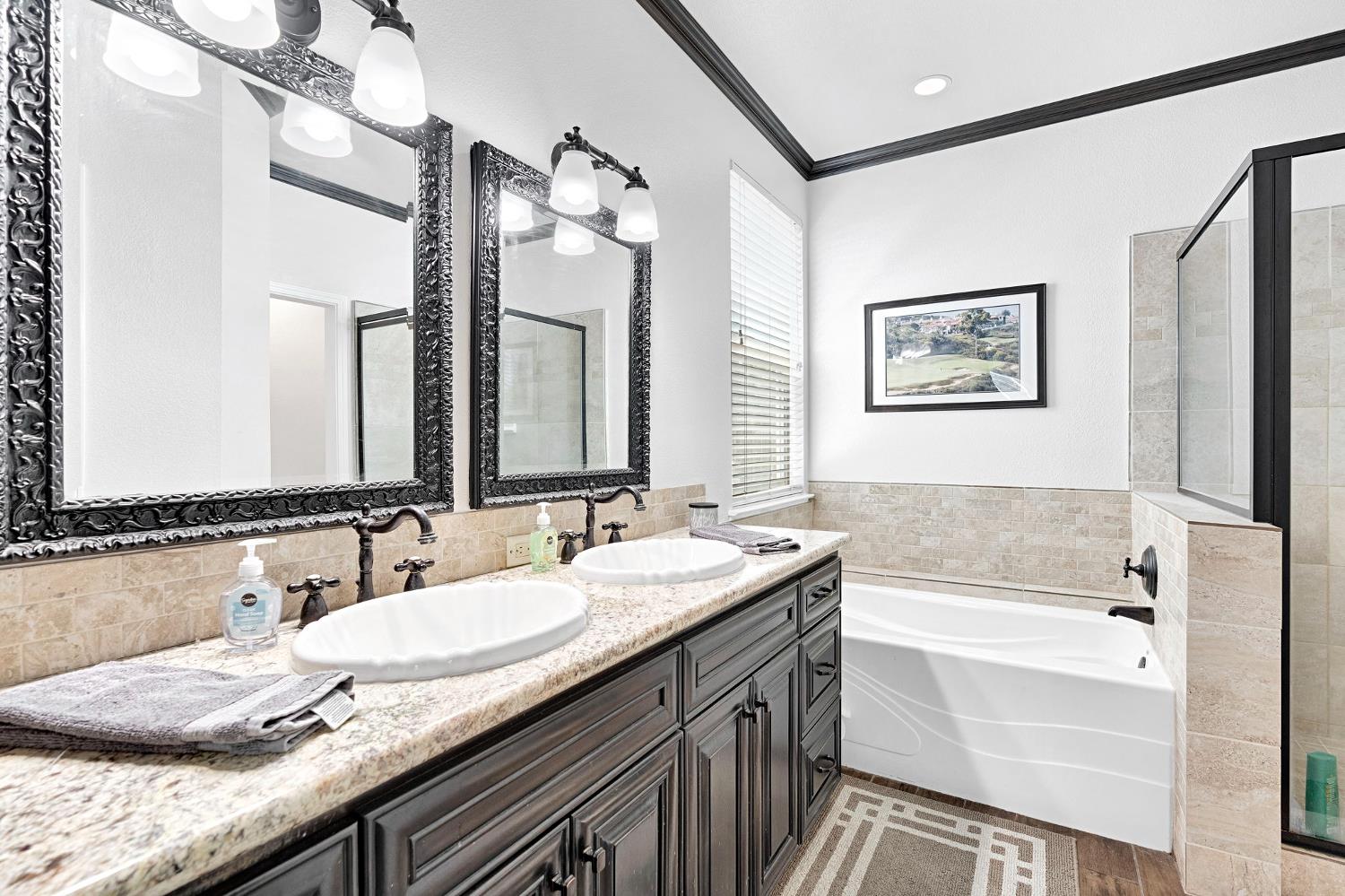 2956 Griffith Ave, Clovis, CA 93611