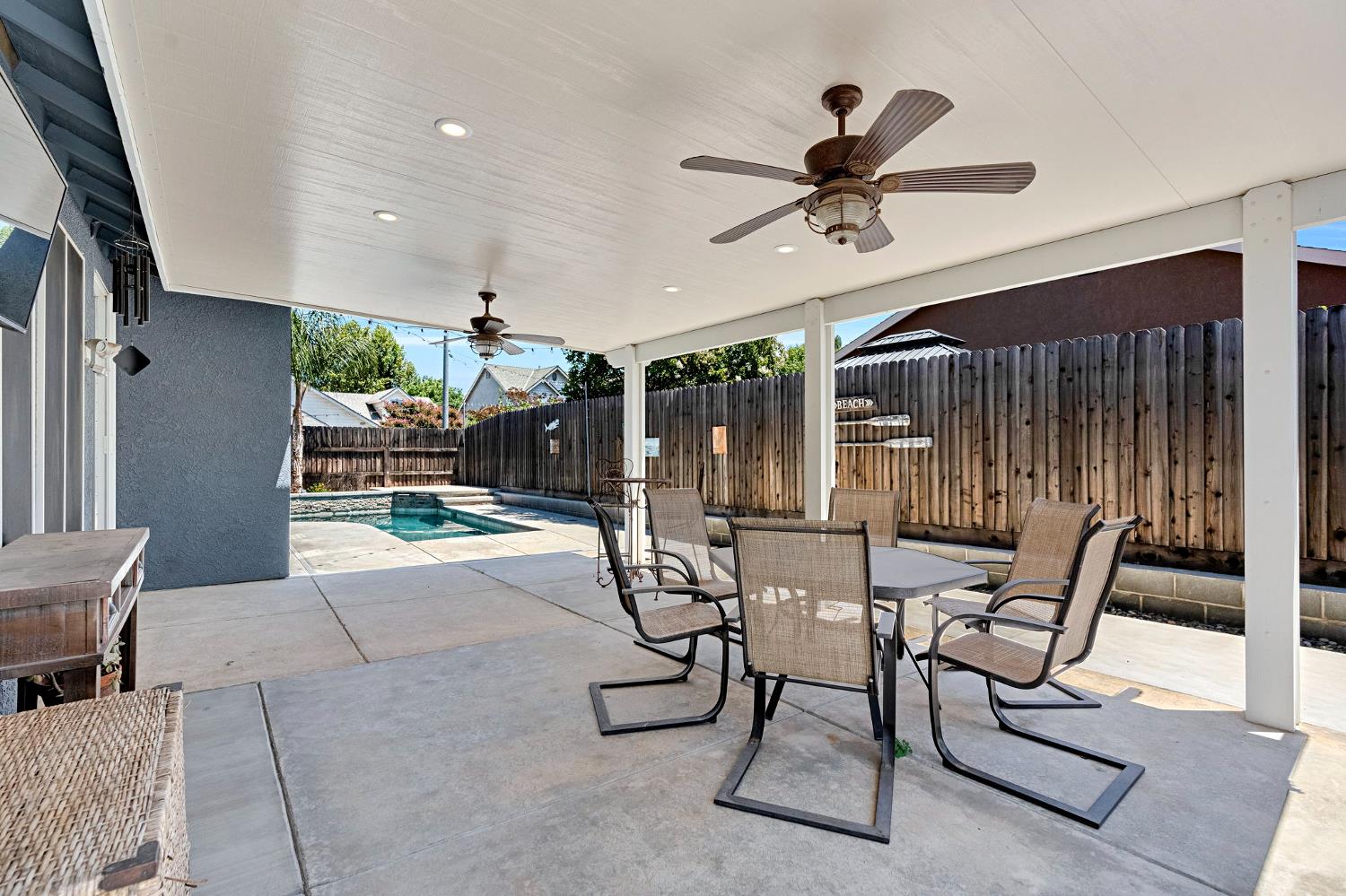 2956 Griffith Ave, Clovis, CA 93611