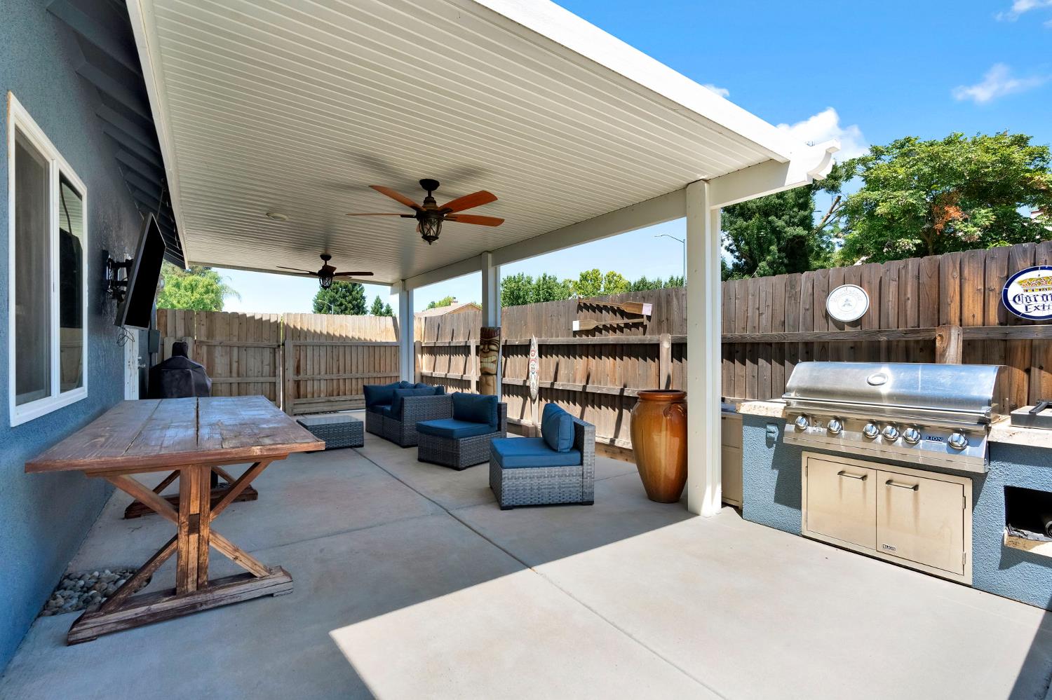 2956 Griffith Ave, Clovis, CA 93611