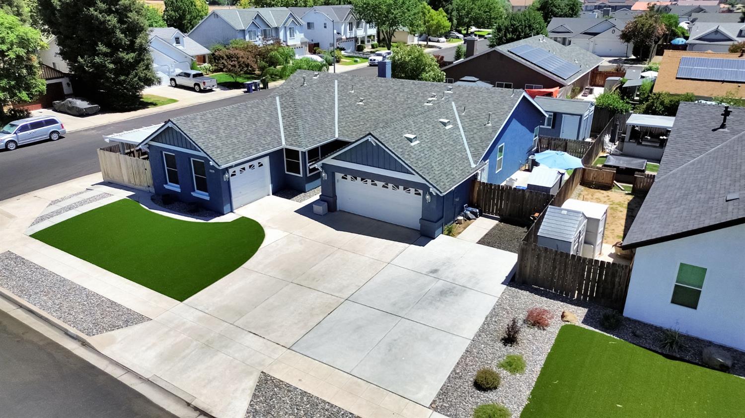 2956 Griffith Ave, Clovis, CA 93611