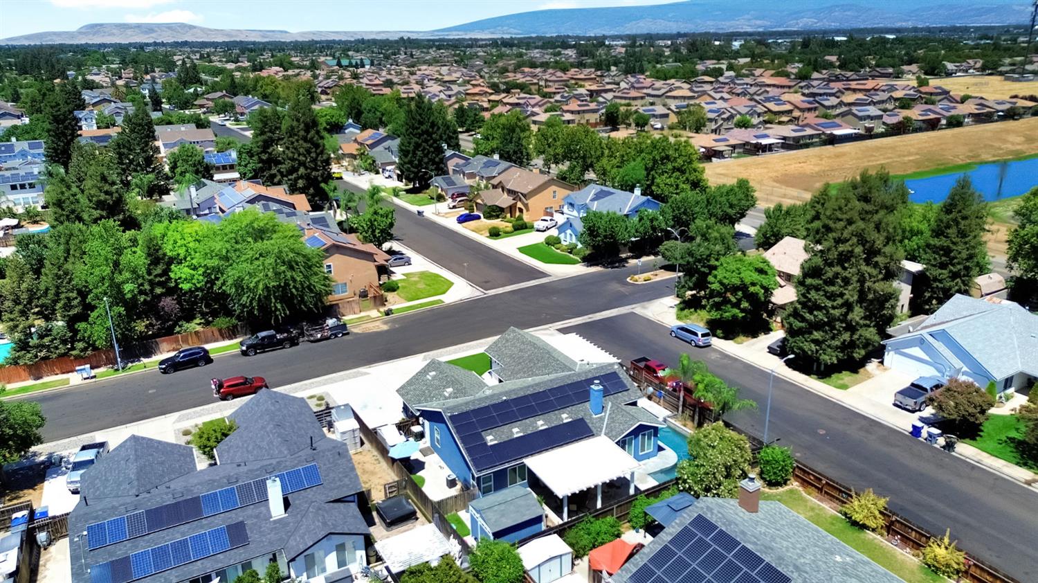 2956 Griffith Ave, Clovis, CA 93611