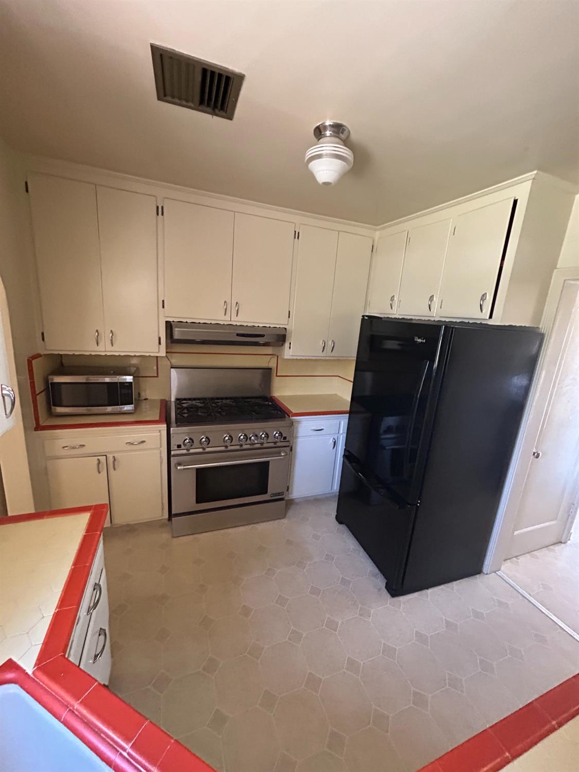 143 E Weldon Ave, Fresno, CA 93704