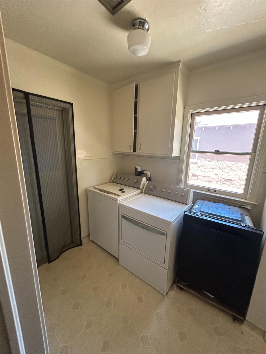 143 E Weldon Ave, Fresno, CA 93704