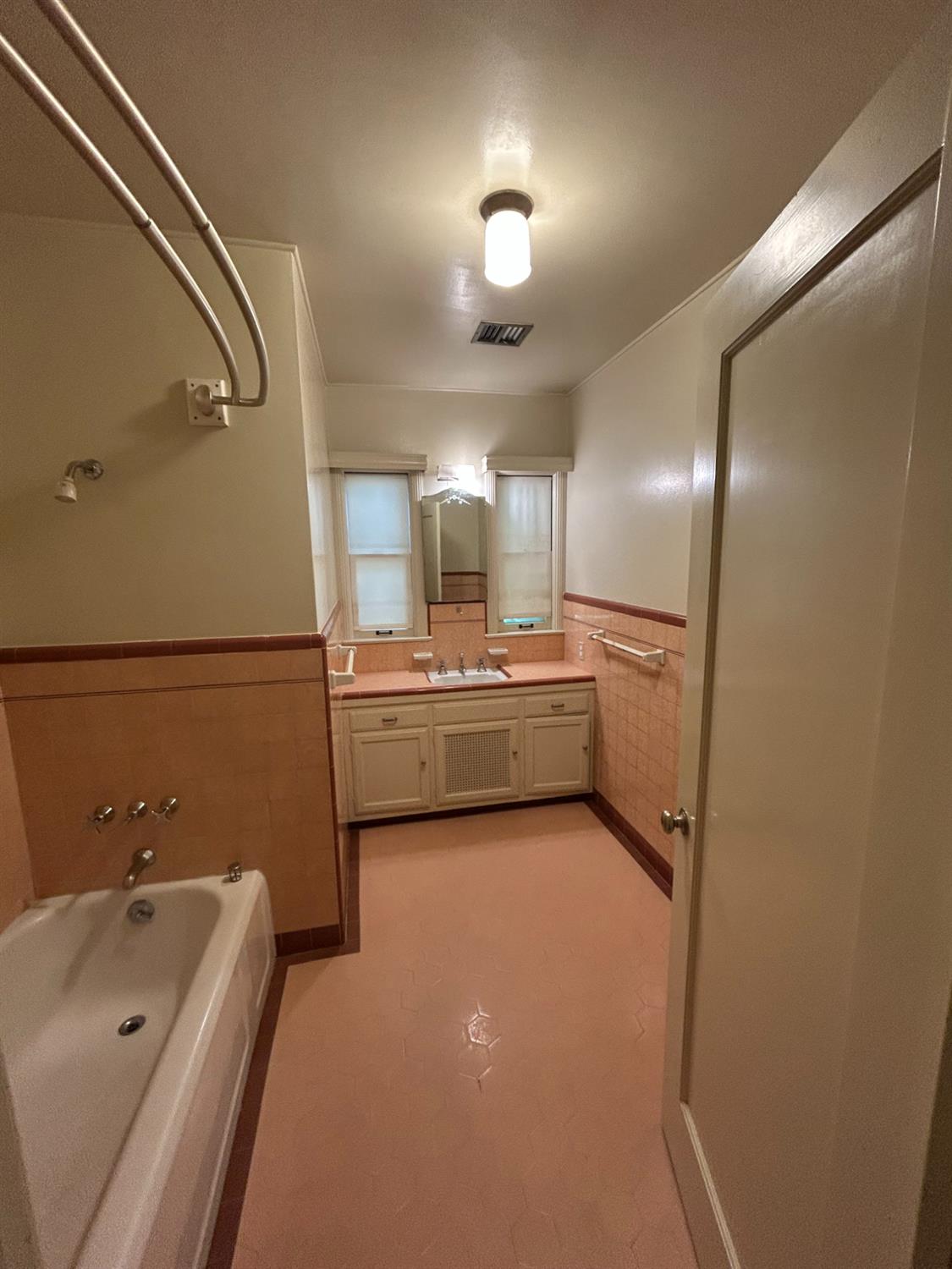 143 E Weldon Ave, Fresno, CA 93704