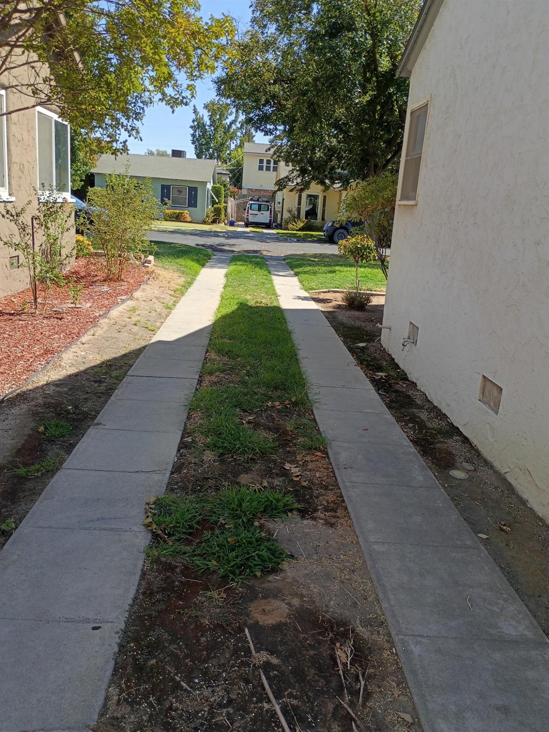143 E Weldon Ave, Fresno, CA 93704