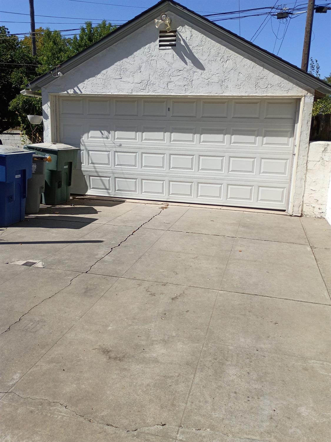 143 E Weldon Ave, Fresno, CA 93704