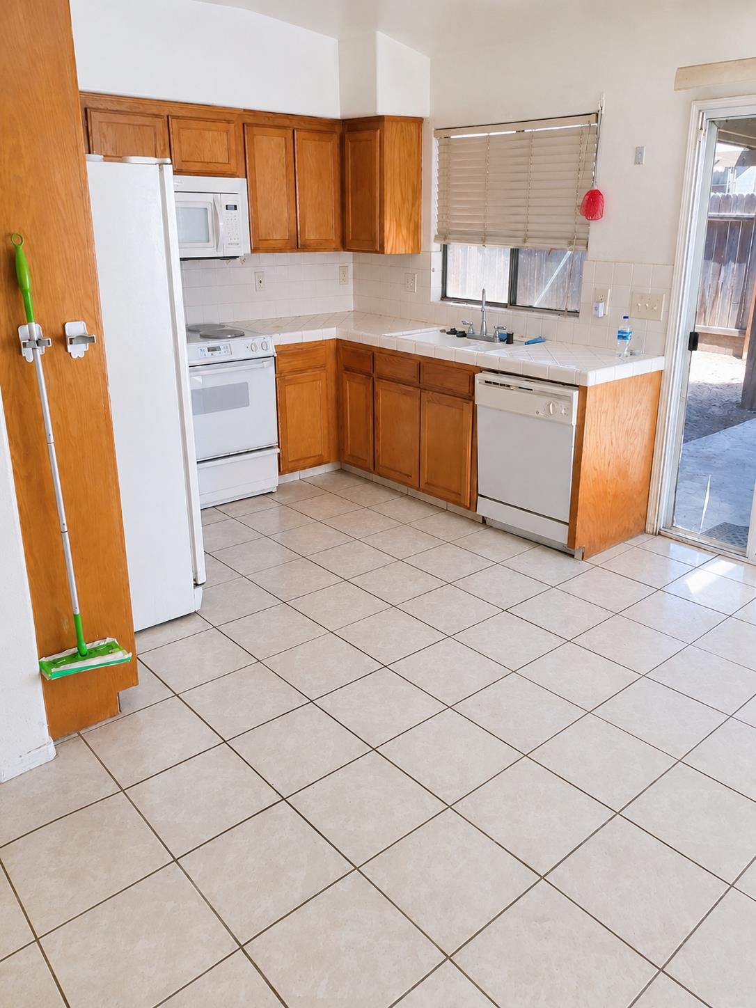 5694 N Connie Ave, Fresno, CA 93722