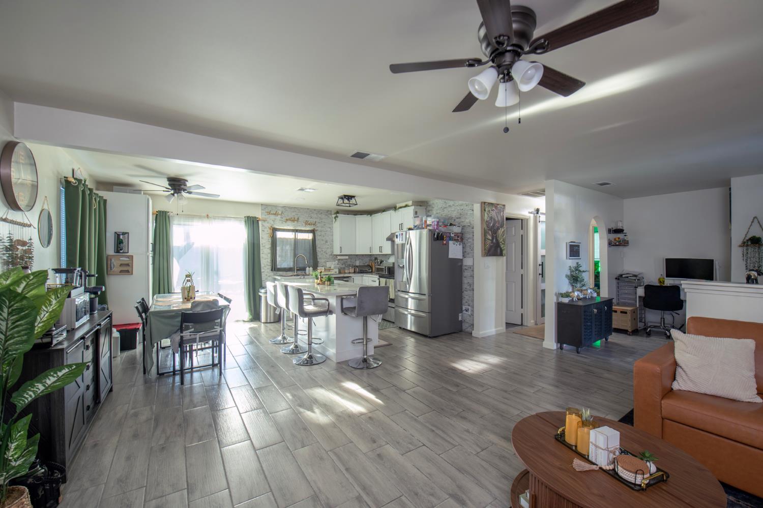 3061 cindy Ave, Clovis, CA 93612