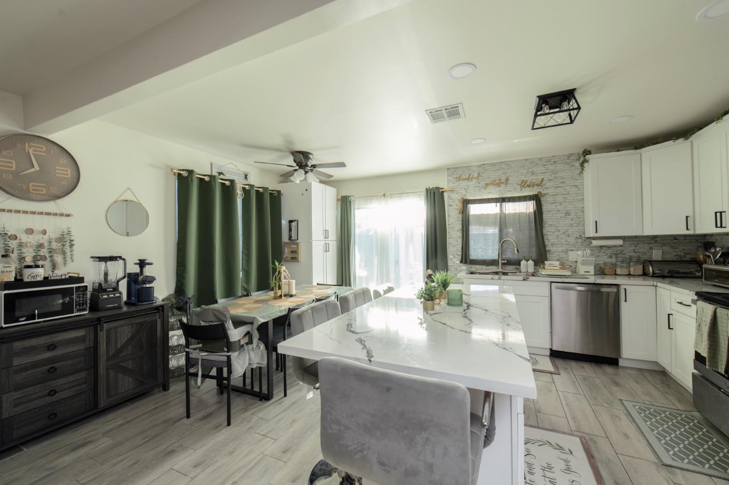 3061 cindy Ave, Clovis, CA 93612