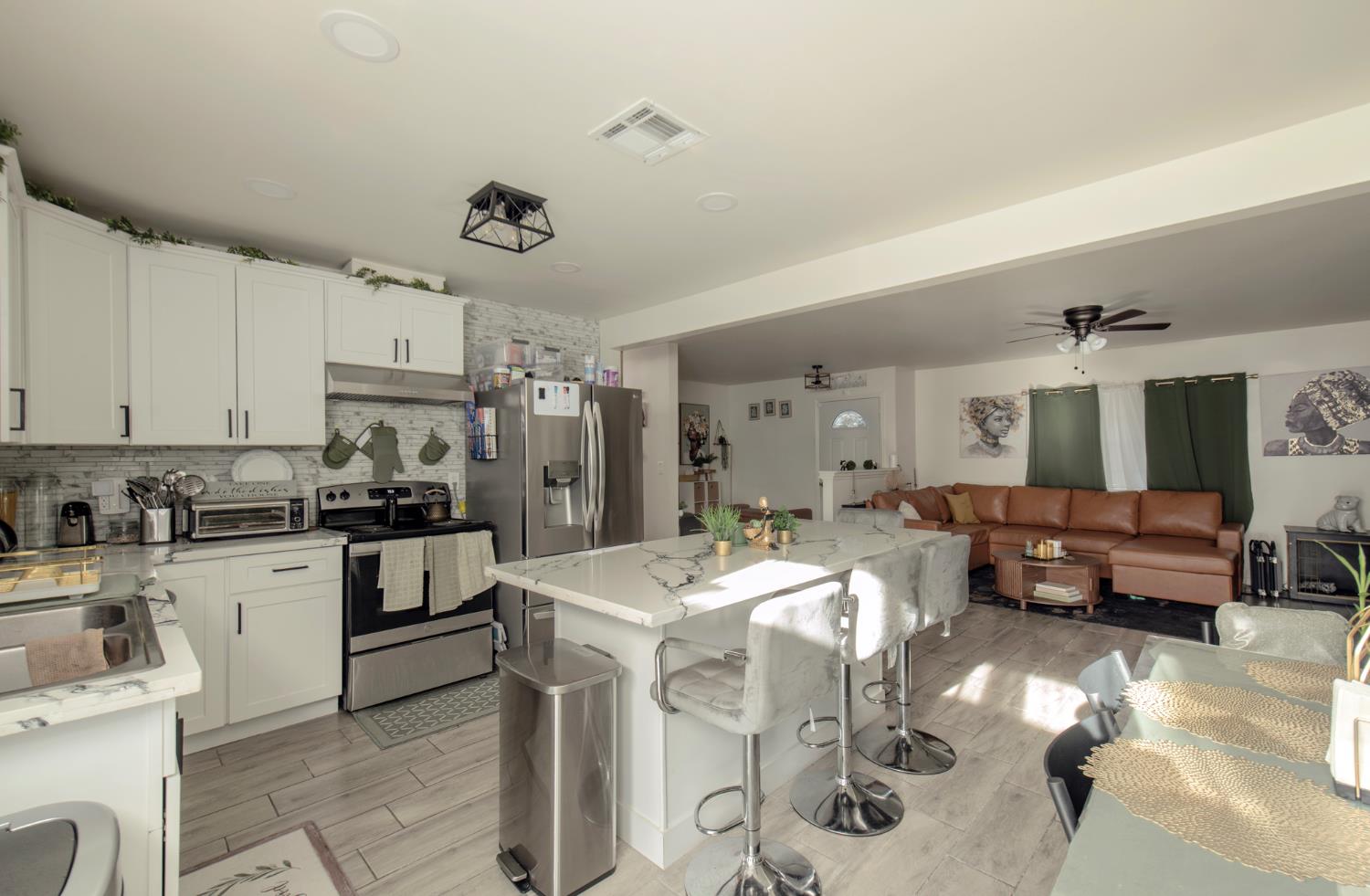 3061 cindy Ave, Clovis, CA 93612