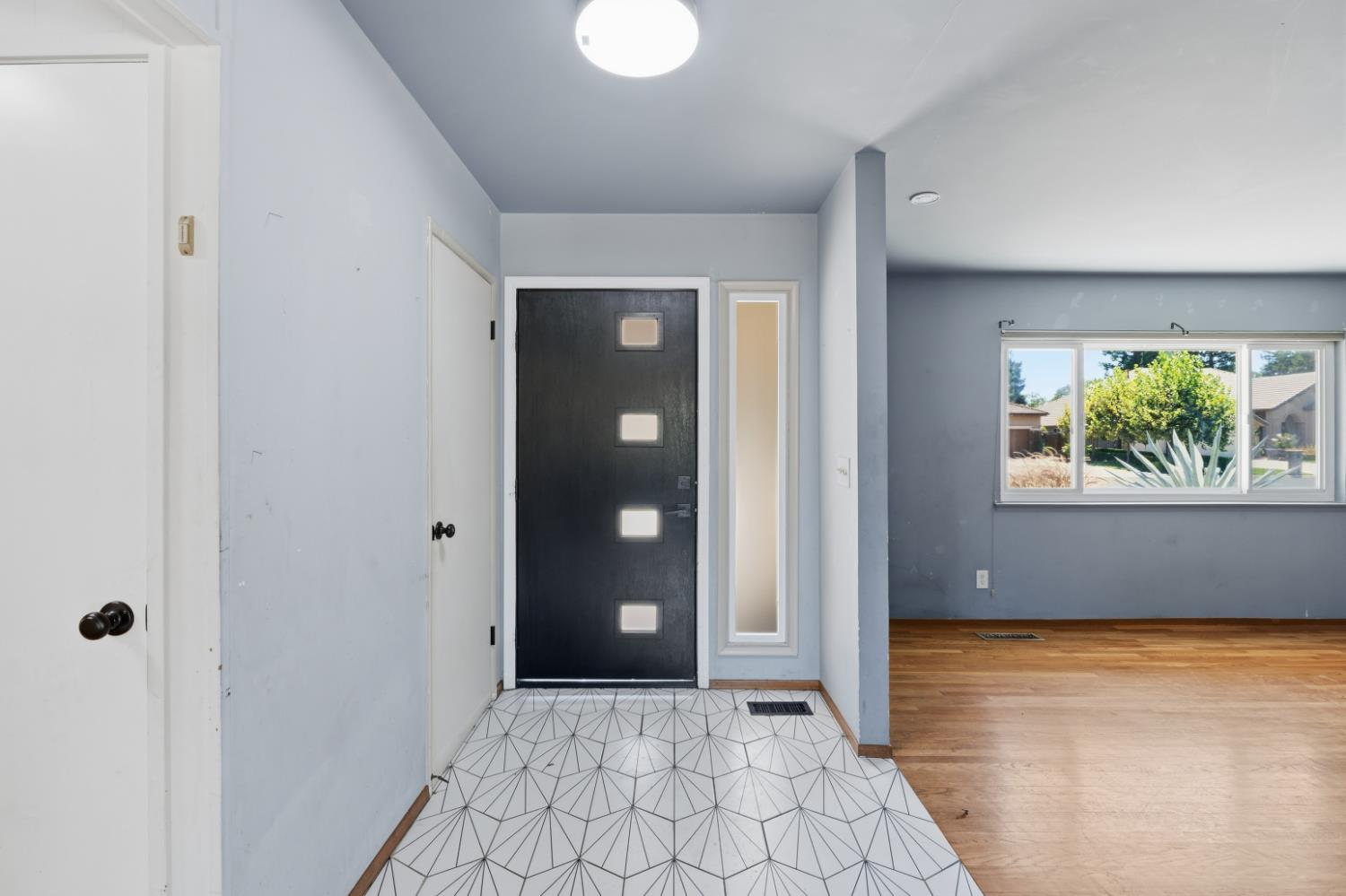 2530 W Fir Ave, Fresno, CA 93711