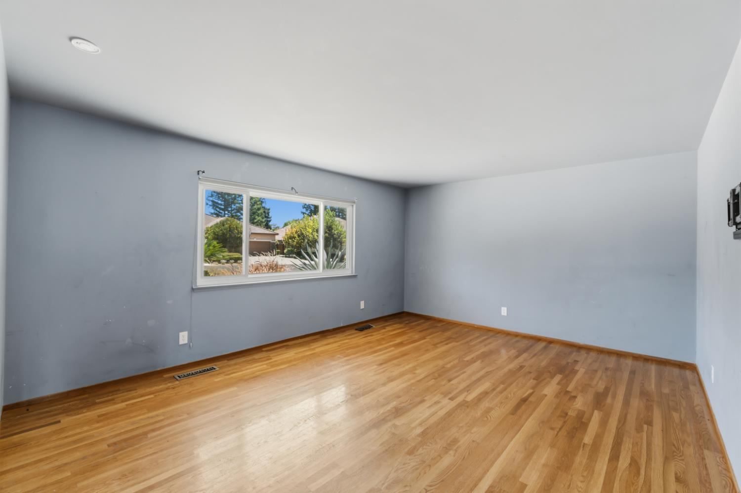 2530 W Fir Ave, Fresno, CA 93711